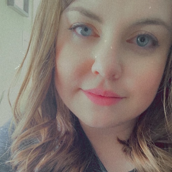 Meet your Posher, Emily - Picture 1 of 1